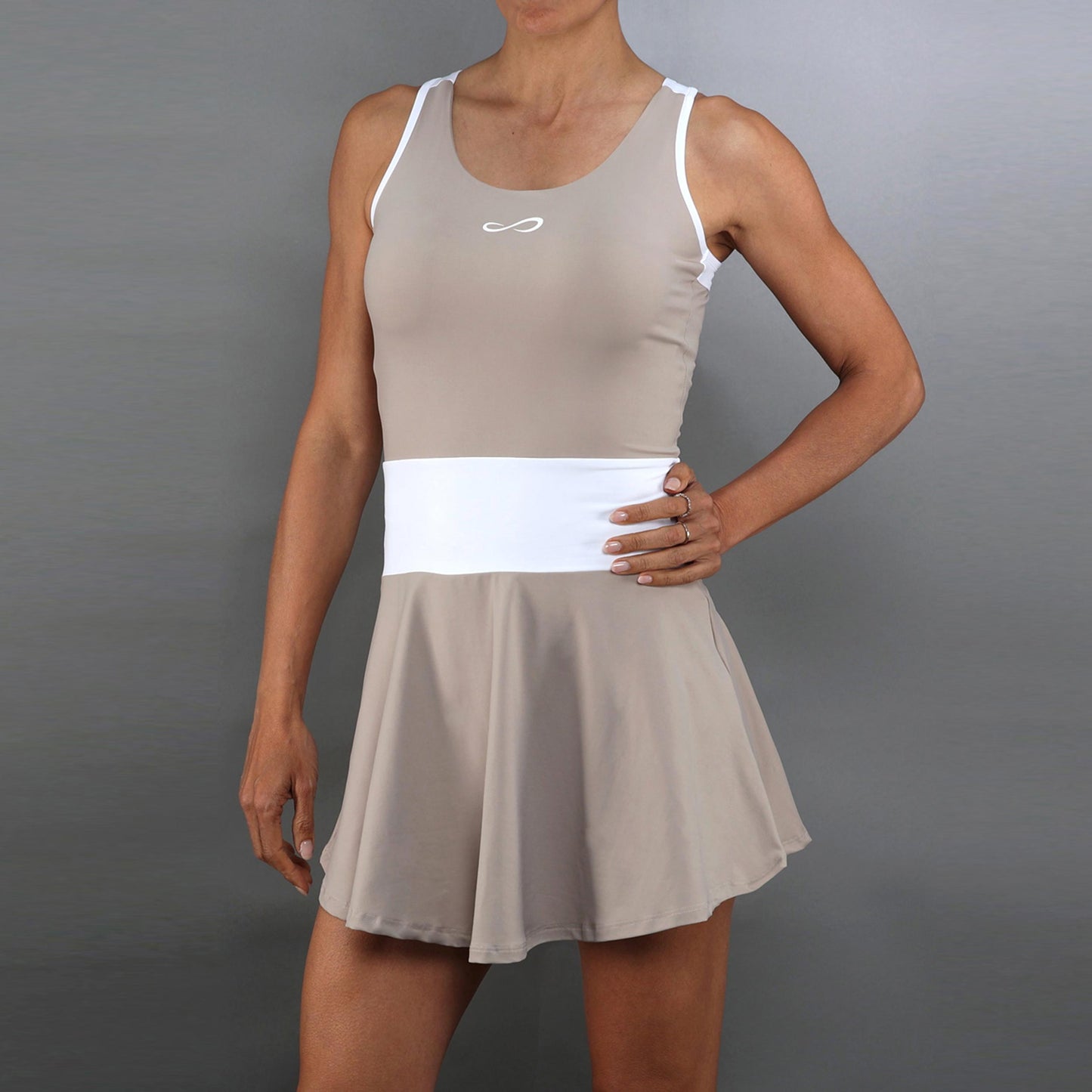 Endless Orbit Klänning Damer-beige, vit