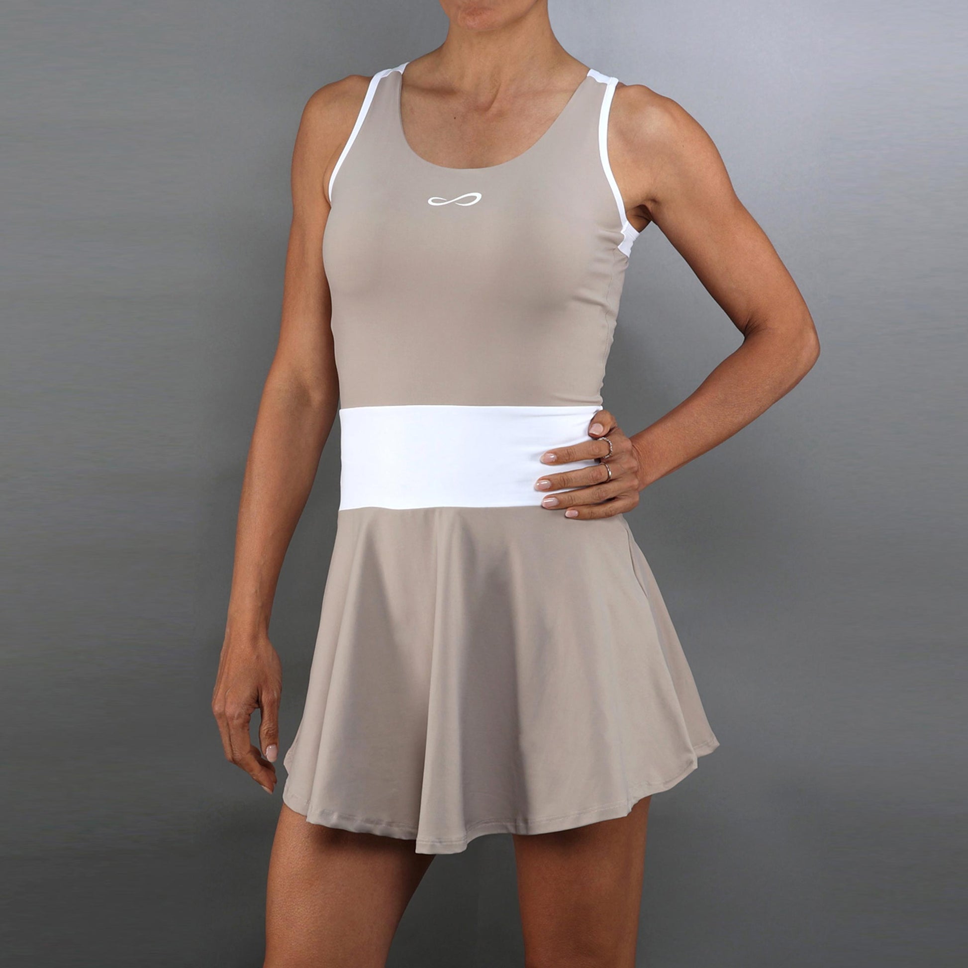 Endless Orbit Klänning Damer-beige, vit
