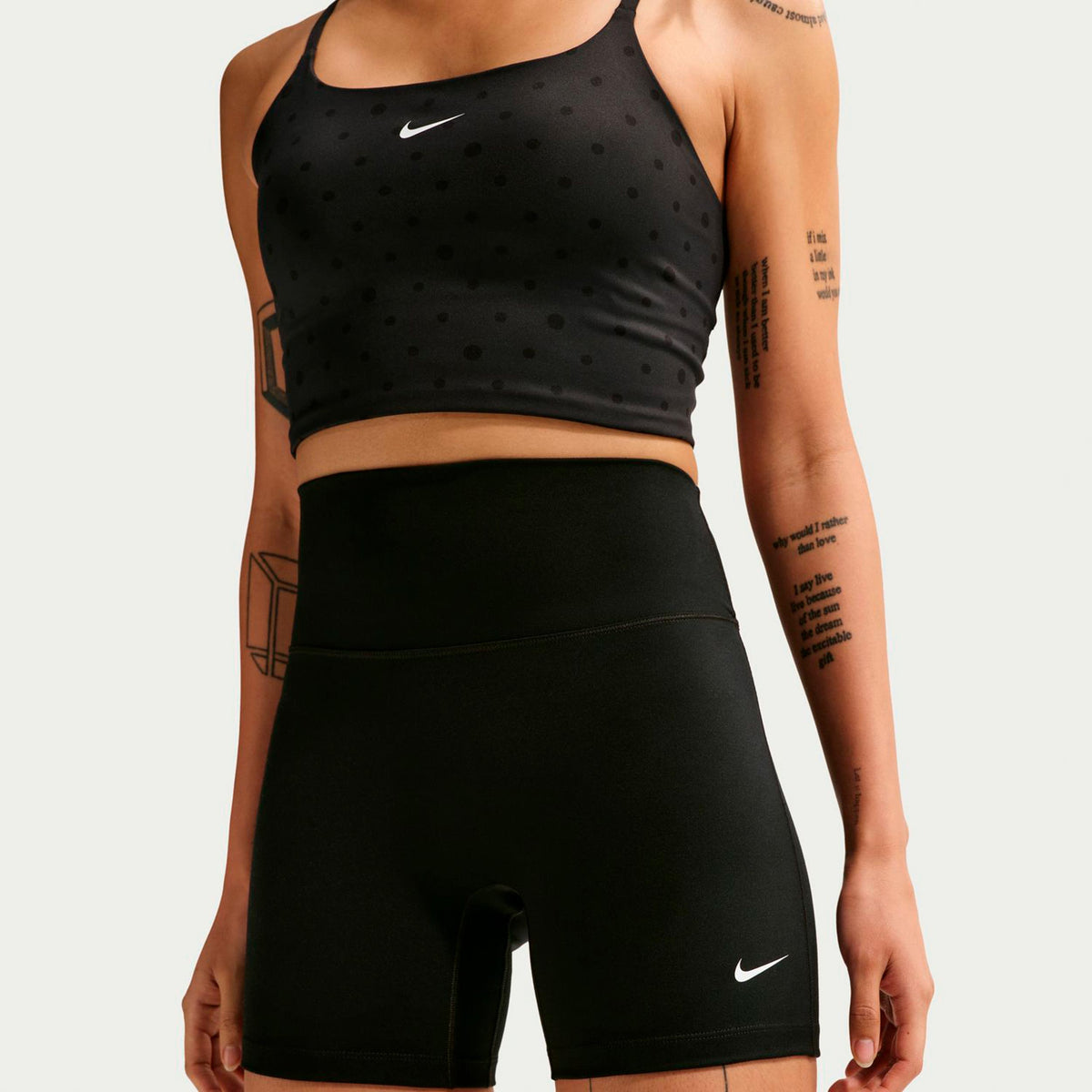 Nike High-Waist 5in Biker  Shorts Damer - svart